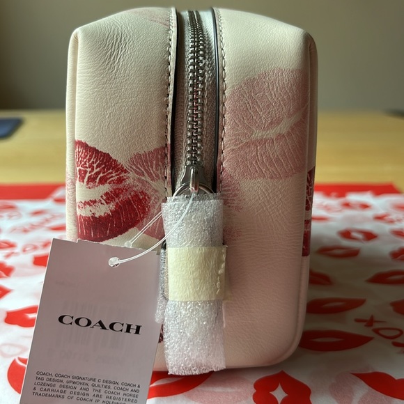 💋❤️💋 COACH COSMETIC POUCH WITH LIP PRINT 💋❤️💋 NWT 💋❤️💋 - Picture 13 of 16